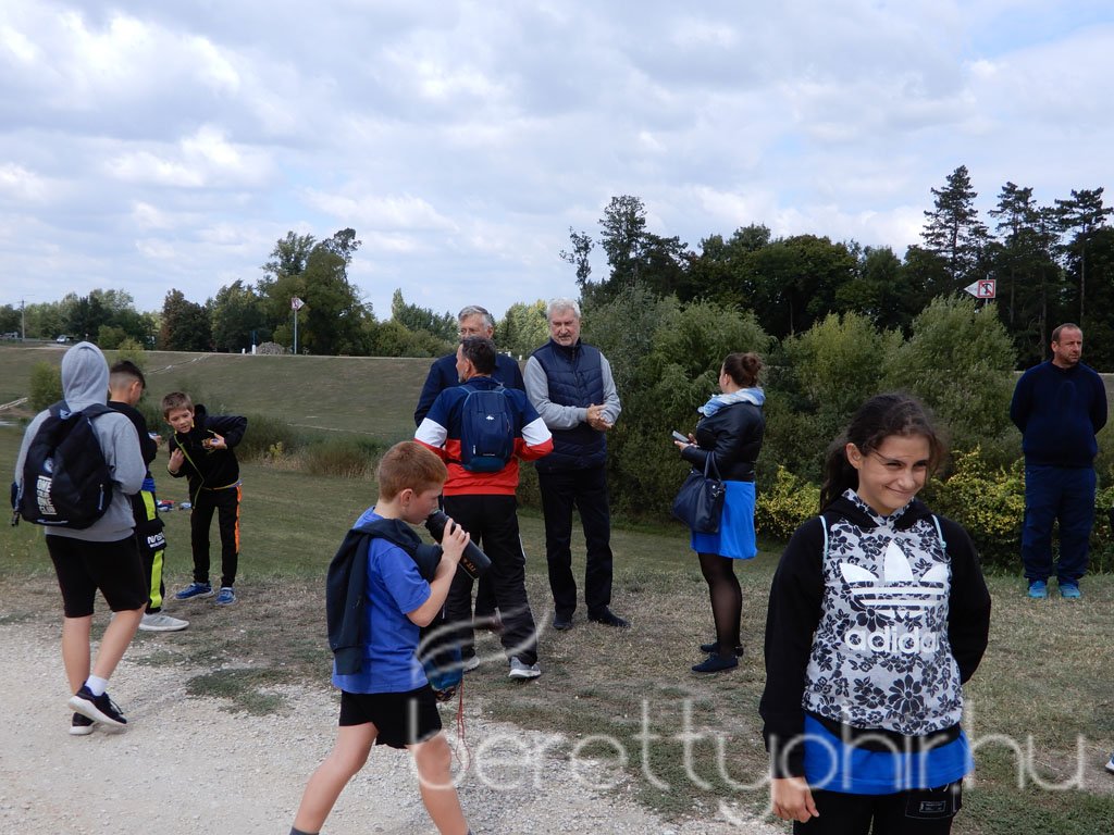 Mezei futóbajnokság Berettyóújfaluban 75